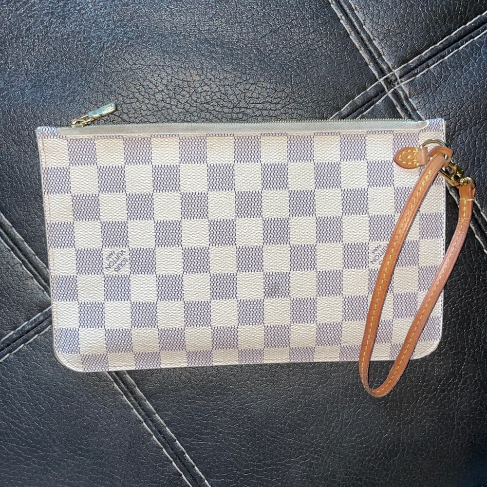 LOUIS VUITTON NEVERFULL POUCH